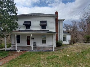 1113 Hollins St, Lynchburg, VA 24504