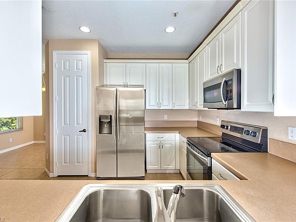 5th image of 1385 Mariposa Cir #9104