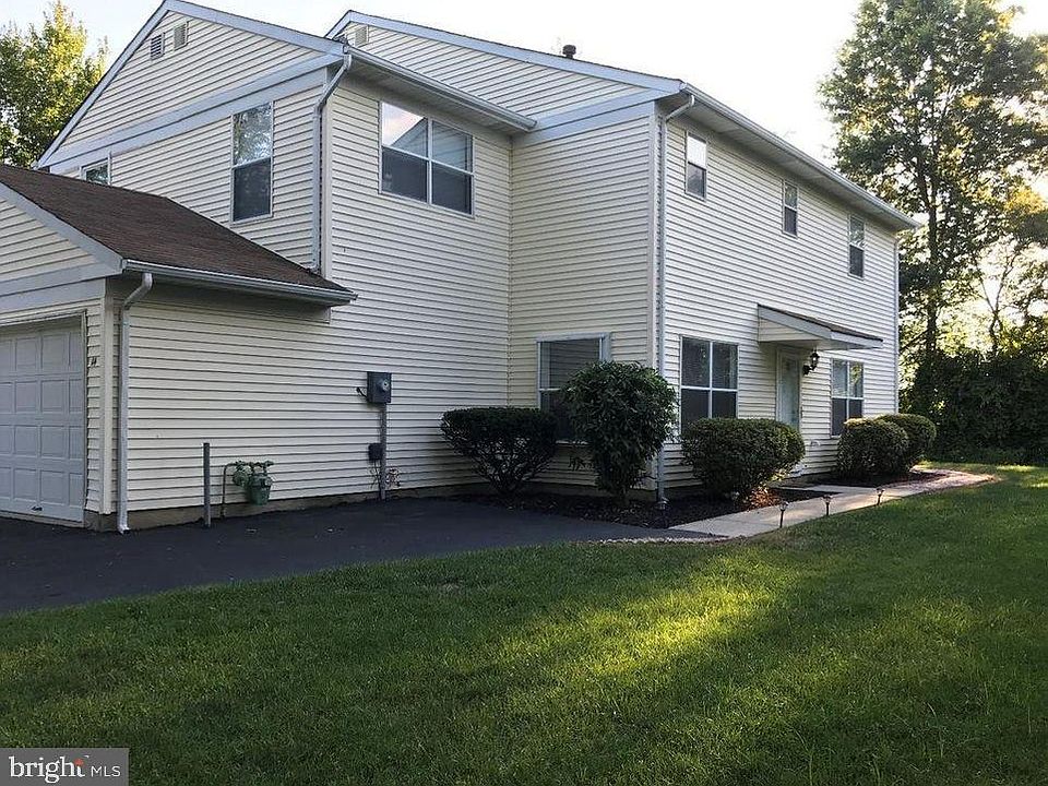 2nd image of 14 Pebble Rd