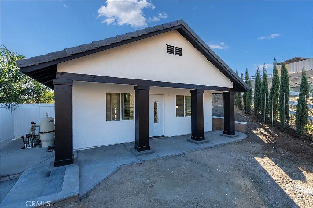 3 bed, 1200 sqft, $3,600 — Photo 3