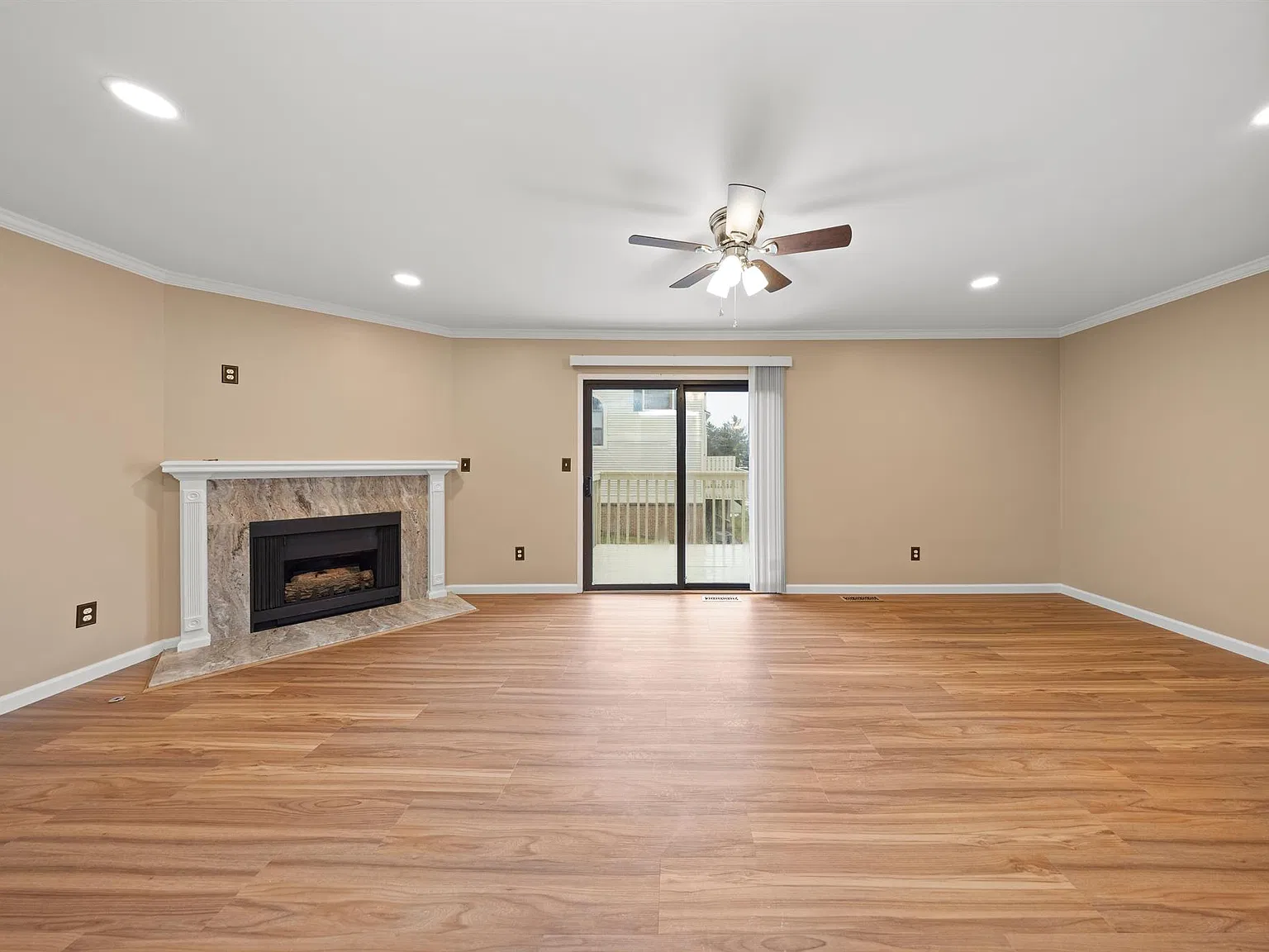 2 bed, 2.5 bath, 1273 sqft, $2,500 — Photo 4