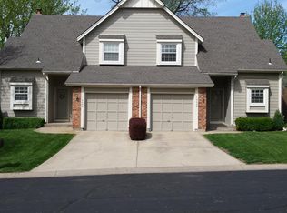 10038 W 86th St, Overland Park, KS 66212