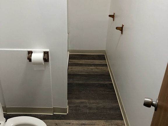 4th image of 261 W Monroe St APT 1