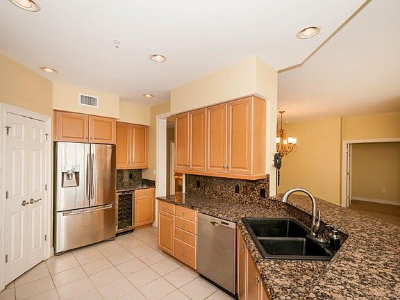 4th image of 662 Harbor Blvd Unit 610