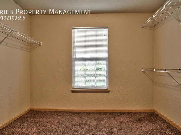 824 Woodson Ct — Photo 14