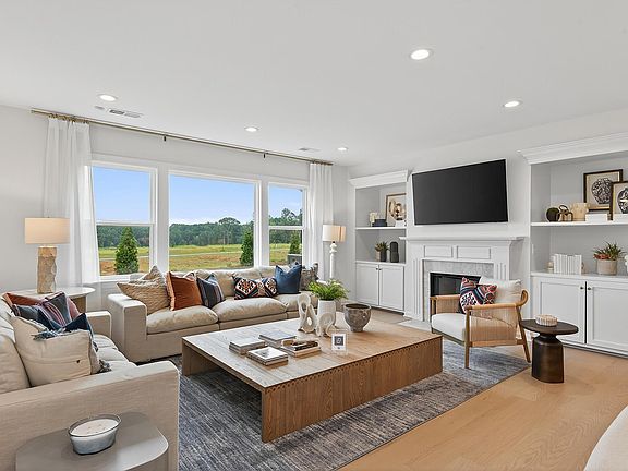 Family Room - opt fireplace built-ins