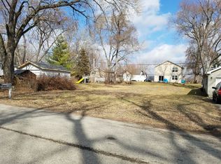 4602 Parkview Dr, Mccullom Lake, IL 60050