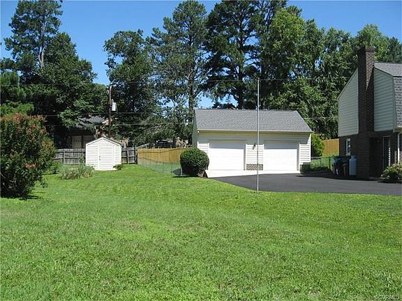 3rd image of 8346 Colmar Dr