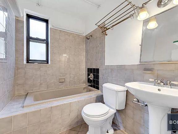 5th image of 303 E 37th St APT 6N