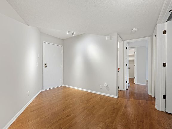 3rd image of 3030 Saint Albans Mill Rd APT 115