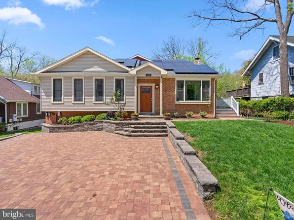 6408 78th St, Cabin John, MD 20818