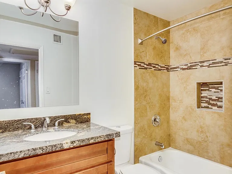 232 E Balboa Dr — Photo 11