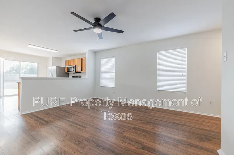3 bed, 2.0 bath, 1200 sqft, $1,695 — Photo 4