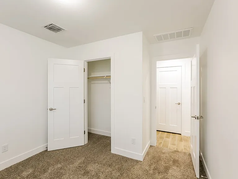 5919 S 12th Ln — Photo 14
