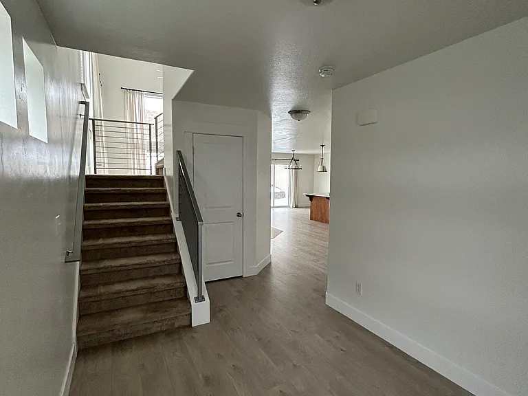 1618 W Quailhill Rd — Photo 4