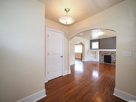 3rd image of 649 E Wilson Ave