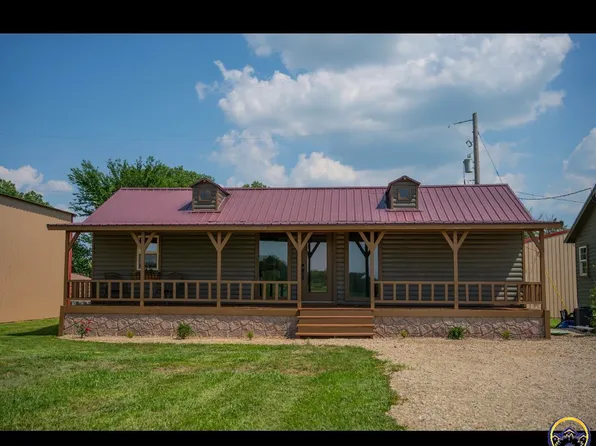 205 Cedar Circle Ct, Alma, KS 66401