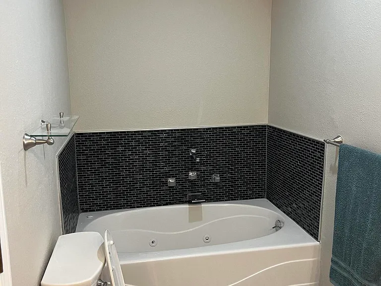 2720 N Loma Linda Dr #B — Photo 18