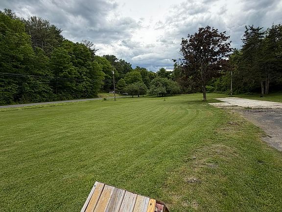 4th image of 427 Green Lake Road