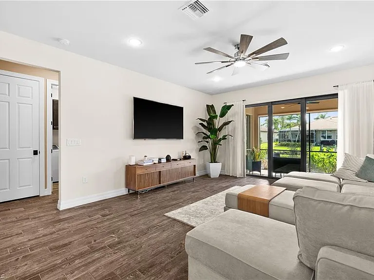 14750 Laguna Dr — Photo 13