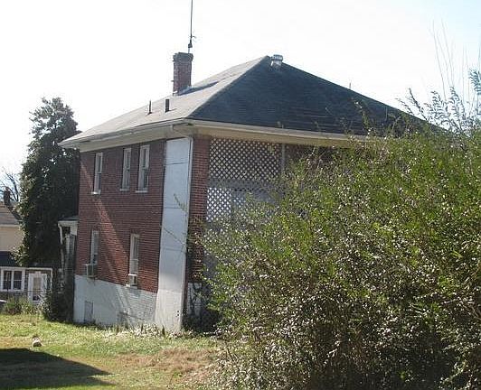 5th image of 2419 Orange Ave NW