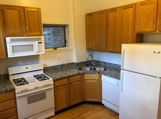 1208 W Nelson St #1, Chicago, IL 60657