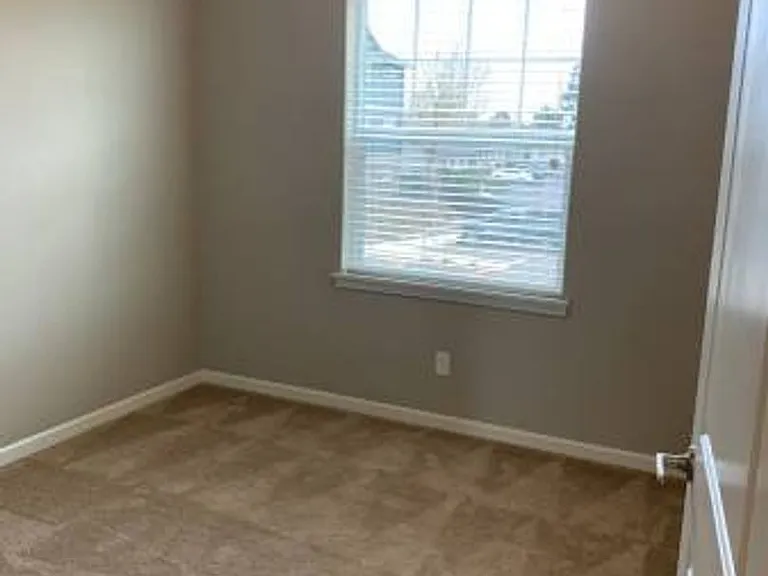 White Oak Apartments — Photo 39