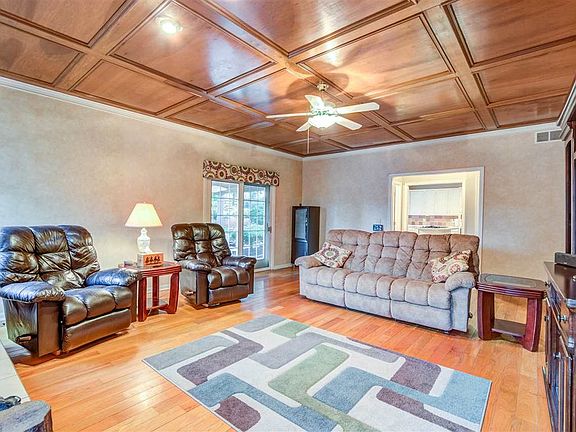 5th image of 8226 Woodcreek Dr