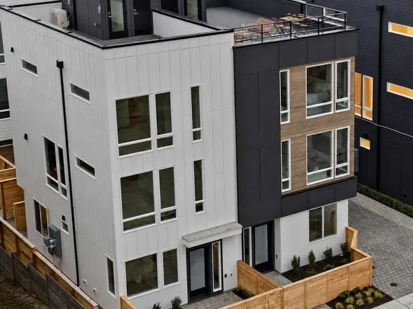 805 NW 63rd Street #B, Seattle, WA 98107