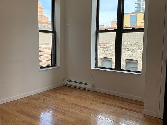 5th image of 7 W 108th St #6DD