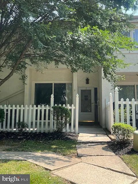 113 Montrose Ave