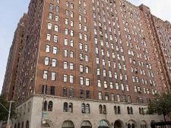 465 West 23rd Street image 1 of 8