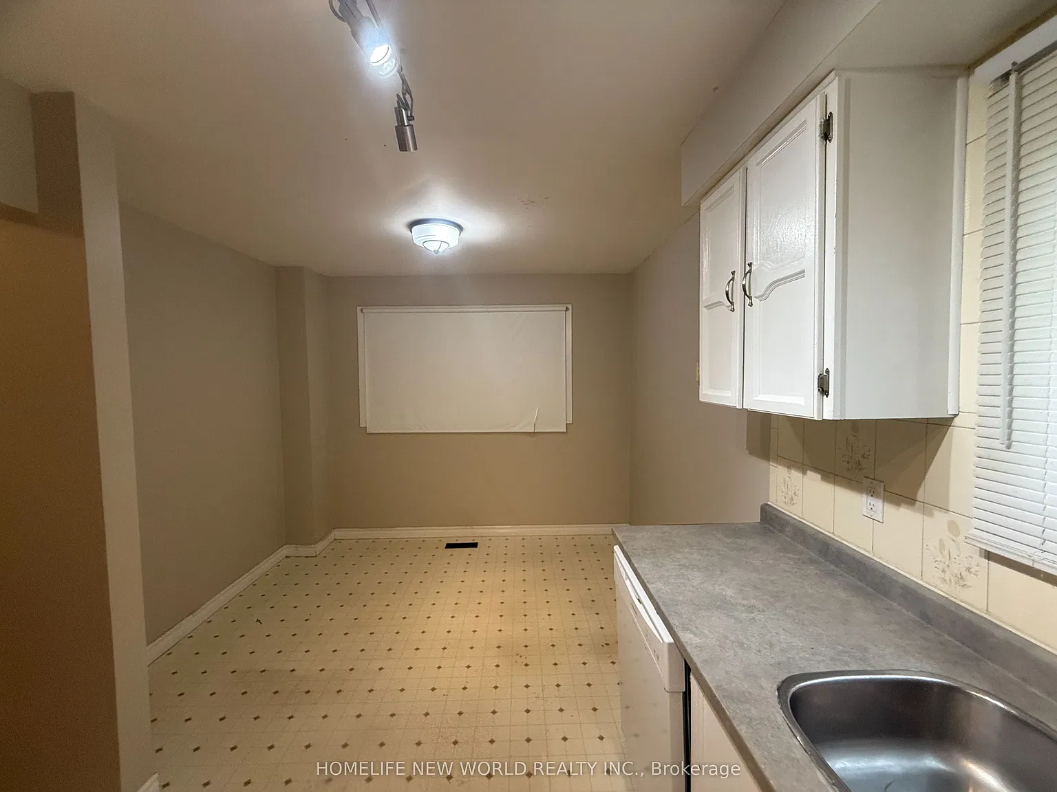 3 bed, $2,300 — Photo 4