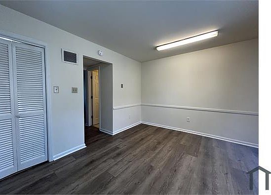 2nd image of 257 Maryland Dr APT 11