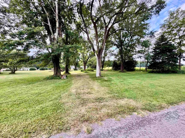 1571 W 400 S, Winamac, IN 46996