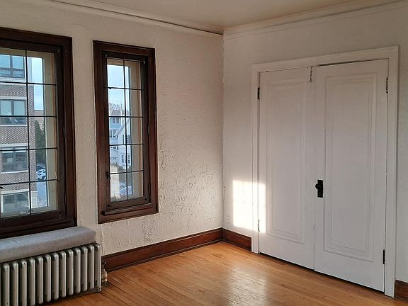 3rd image of 1809 E Lake Bluff Blvd APT 302