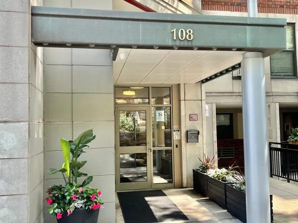 108 Peterborough St APT 4H, Boston, MA 02215