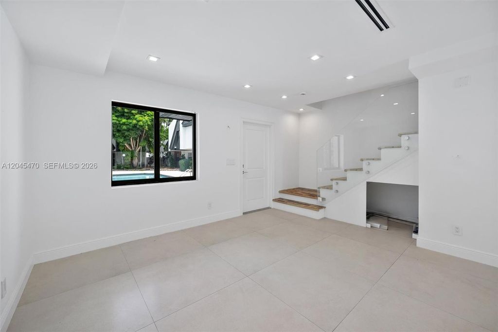 6667 Miller Rd #14, South Miami, FL - View 4