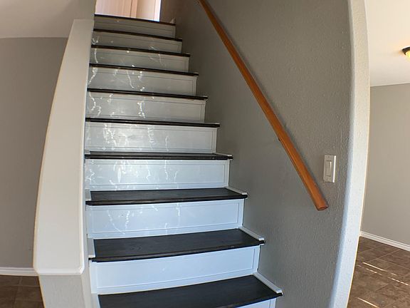 5th image of 19 Humber Ct