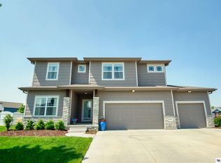 10556 S 111th St, Papillion, NE 68046