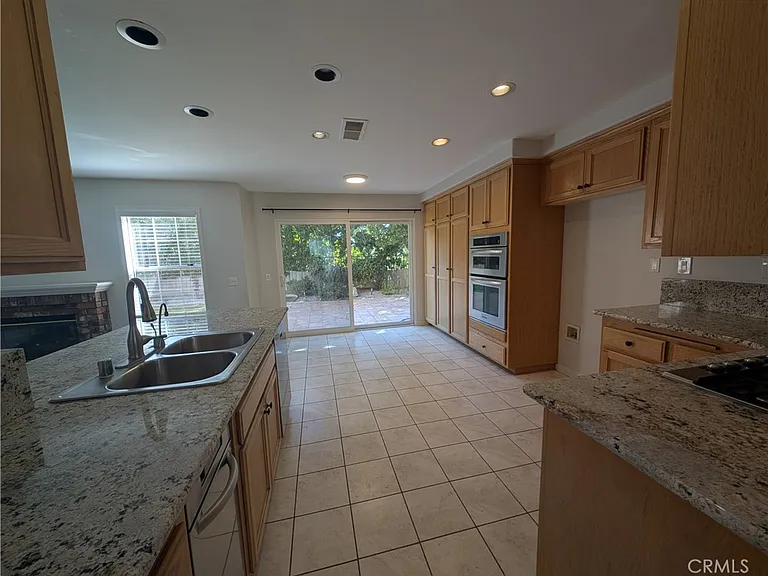 2504 Rutland Pl — Photo 9