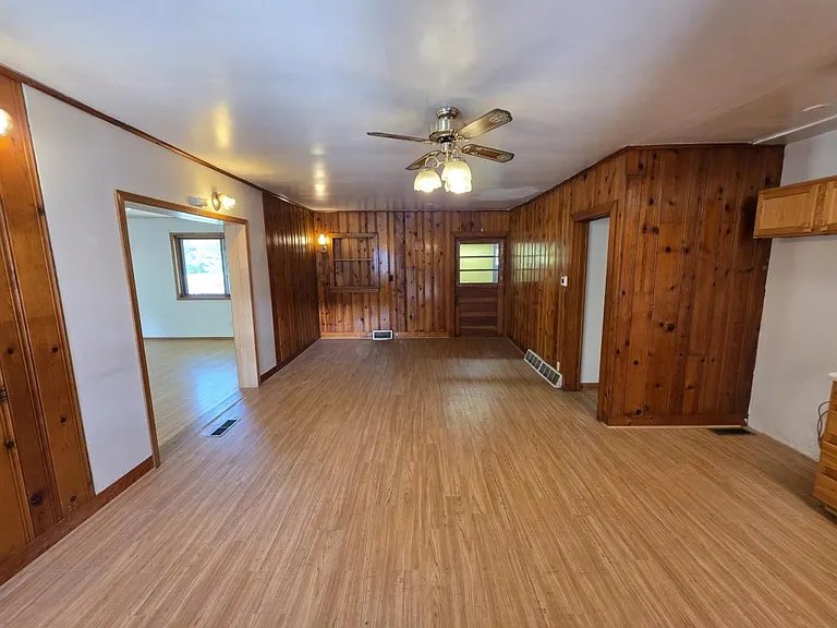 11934 Goodview Ave — Photo 30