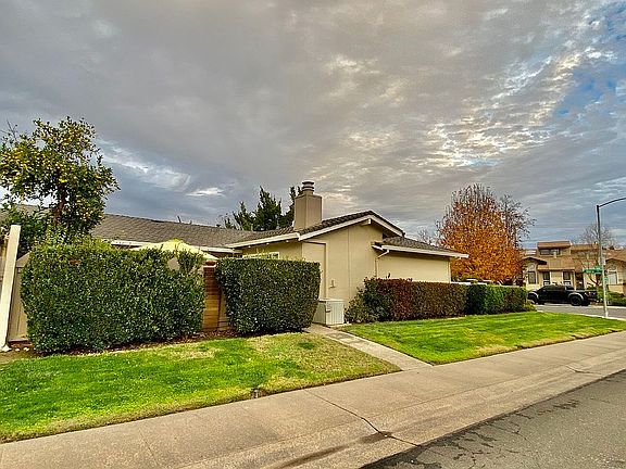 3rd image of 5870 Gloria Dr