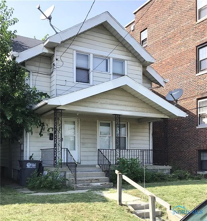 706 Spencer St photo 1