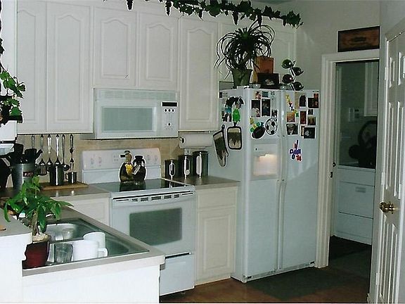 3rd image of 4011 Cottage Park Ct