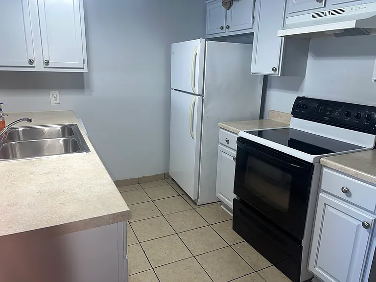 2105 W Lapham St #9 — Photo 2