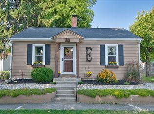 17 Miles Ave, Tipp City, OH 45371