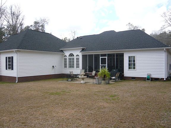 3rd image of 3175 Jackson Dr