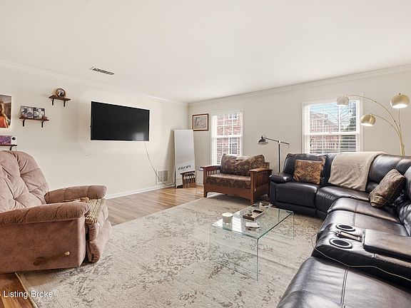4th image of 4701 Salisbury Sq APT 102