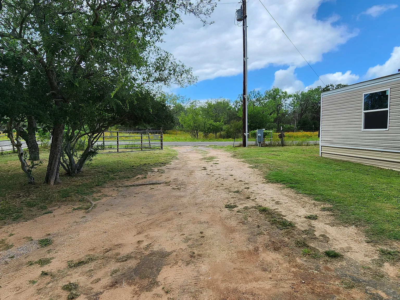 2 bed, 964 sqft, $1,500 — Photo 3